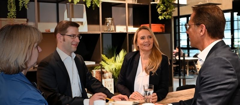 BCM. Management-Team bei Besprechung: Jana Hirte, Dr. Markus Guthier, Astrid Hamele, Thomas Hamele